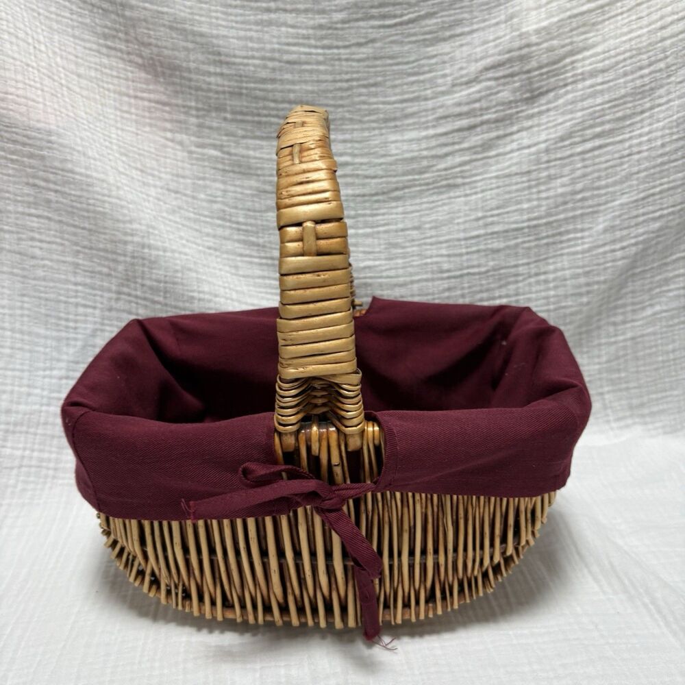 9" tall x 9.5" Long x 6" wide Half Moon Woven Basket with cloth liner (MM 13-2)